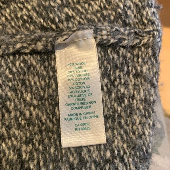 ROOTS SIGNATURE HEATHER GREY AND RED CREW NECK STRIPED SWEATER SIZE XS - Picture 7 of 9